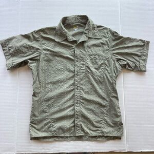 Mountain Hardwear Shirt L Olive Green  Short Sleeve Button Down Nylon Vented